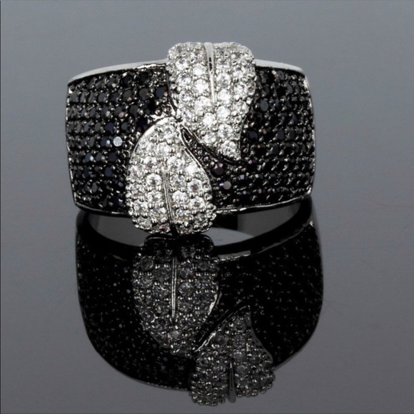 Crystal Rhinestone Ring - Picture 3 of 3